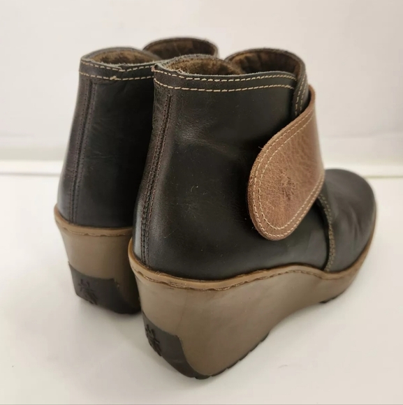 Fly London size 39 leather wedge bootie black tan boot - Picture 8 of 13